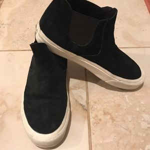 Vans Mid Shoe Black Shoe Women’s size 7.5